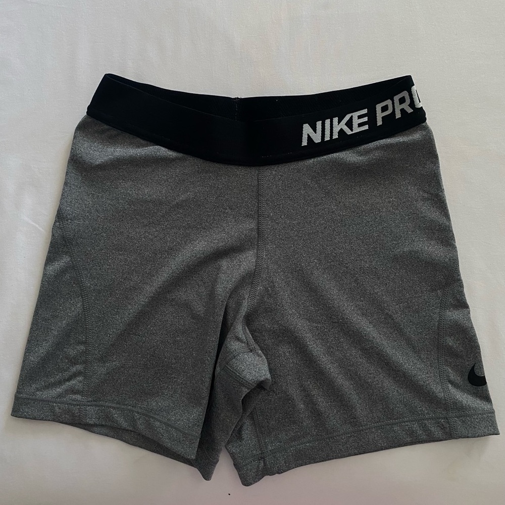 NIKE PRO short.